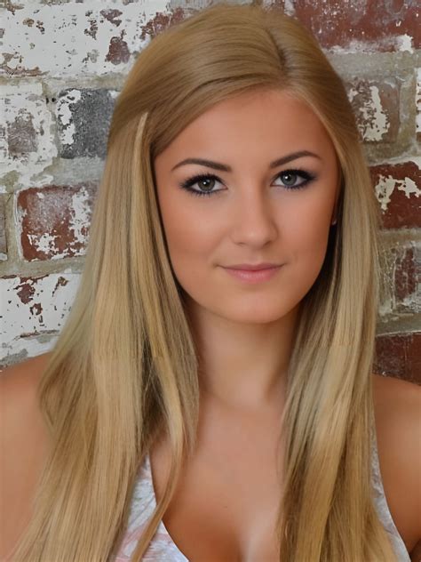 Polina Sitnova (Model) Wiki, Age, Biography, Height, Boyfriend and More