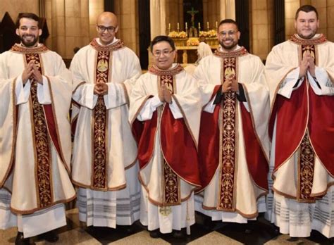 Cardeal Odilo ordena cinco novos sacerdotes para a Arquidiocese de São ...