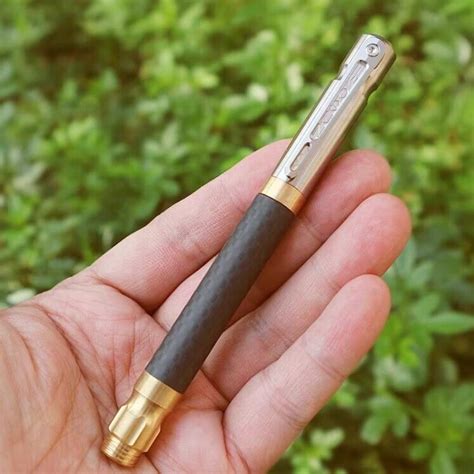 Ручка из латуни с карбоновыми элементами/Подарочная шариковая ручка ...