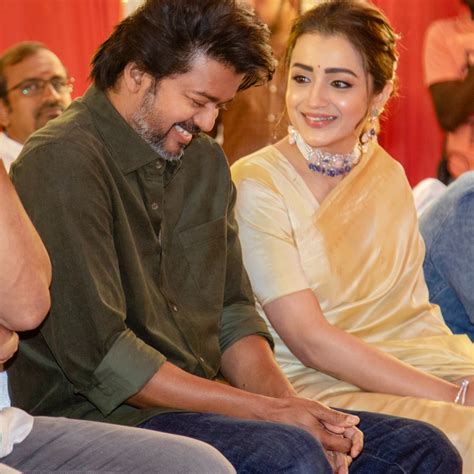 trisha en kuruvi