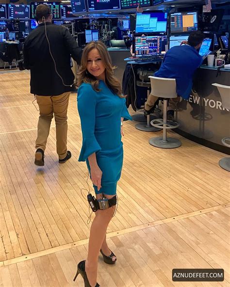 ALISON KOSIK Feet - AZNudeFeet