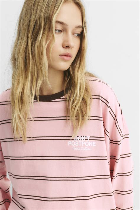 Camiseta rosa rayas texto - PULL&BEAR