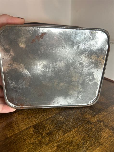 vintage tin  pictures    seasons red tin etsy