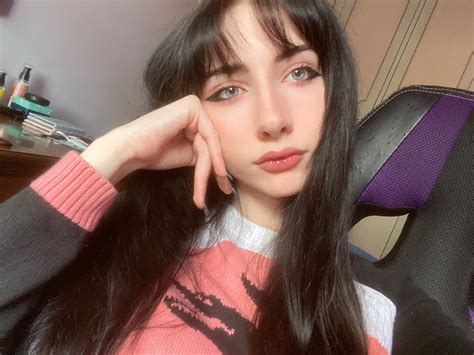 luıza on Twitter: ola🐊👍 https://t.co/uOWS4qL7er / Twitter