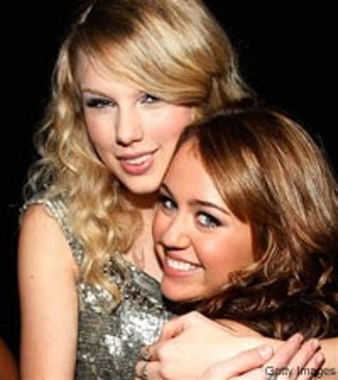 Taylor Swift to Duet With Miley Cyrus