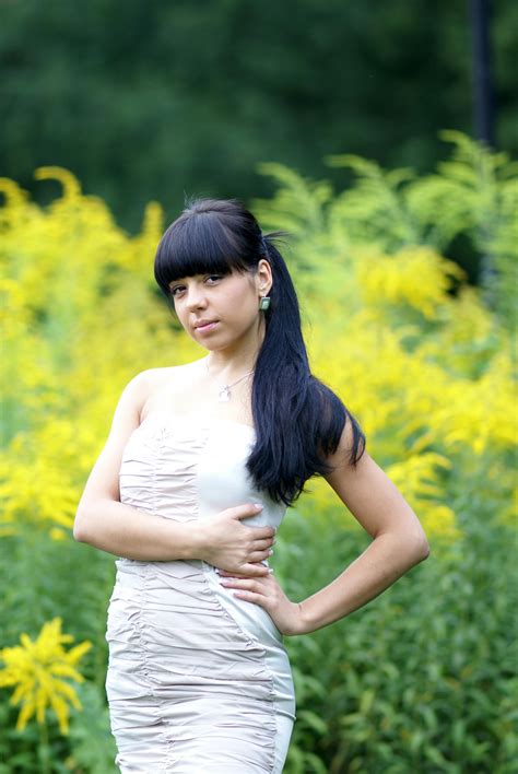 Beautiful Blonde Girl In Bikini Camel Toe Photos, Download The BEST