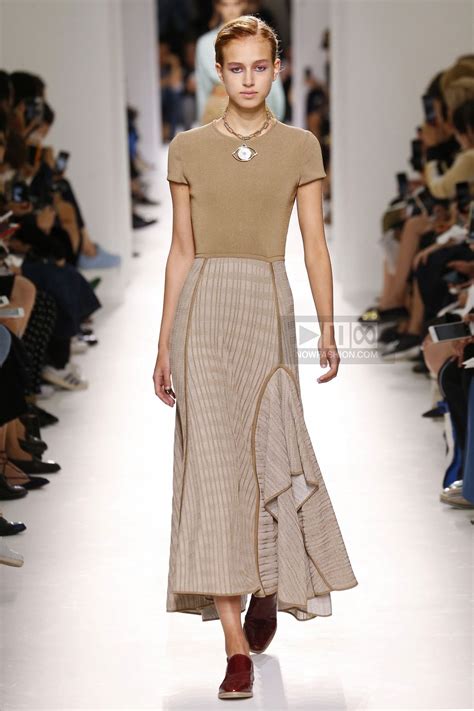 Hermes Ready To Wear Spring Summer 2017 Paris - NOWFASHION