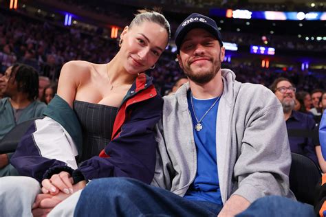 What did Elsie Hewitt say to Pete Davidson on his birthday? Pregnant