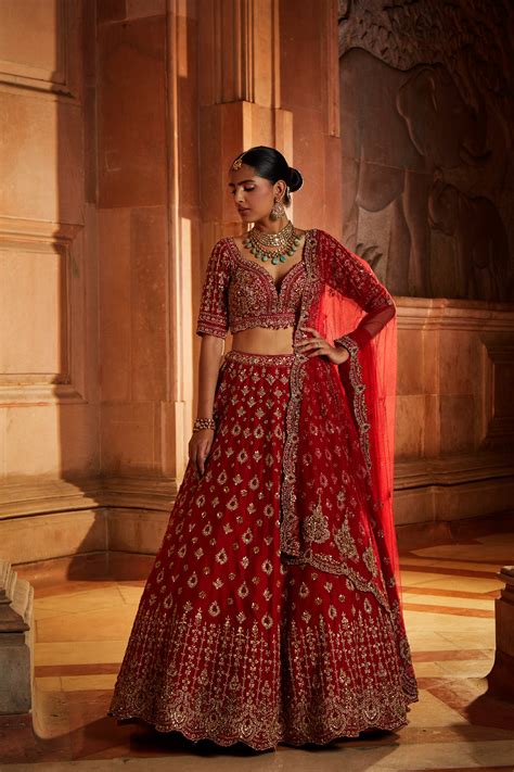 stunning collection  full  bridal lehenga images