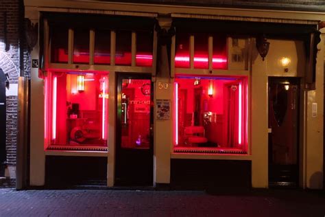 10 Reasons To Do An Amsterdam Red Light District Tour