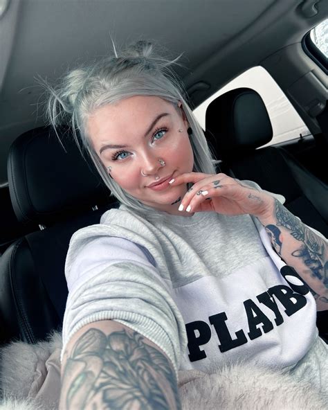 PinupBarbie222🤍 (@pinupbarbie222) • Instagram photos and videos