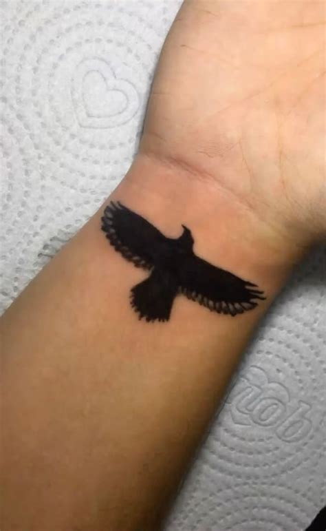 Tatuagem Para Cobrir Outra No Pulso - Tatuagem para cobrir outra no pulso | Tatuagem preta cobertura, Tattoo ...