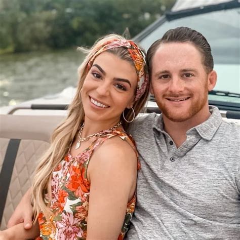 The wedding photos of Shelby, Reba McEntire's son, left everyone ...