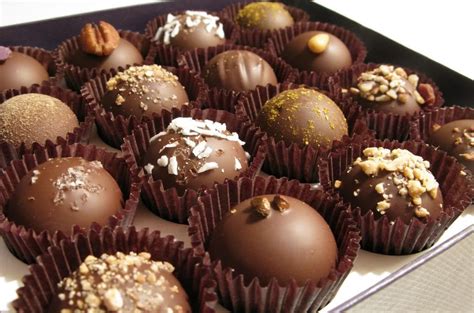 دستور تهیه چند مدل شکلات خانگی