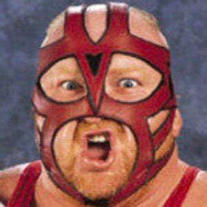 Wrestlers Who Ruined Their Careers In A Single Moment - ZergNet