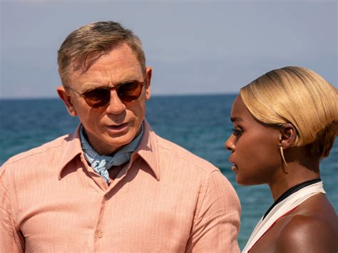 Among Us players explain how Daniel Craig’s bathtub…