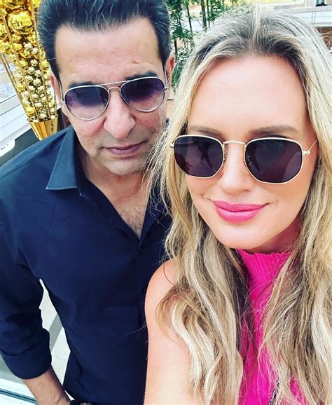 wasim akram  shaniera akrams luxury maldives trip  daughter