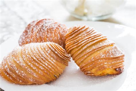Сфольятелла (итал. sfogliatella или sfogliatelle) - Вкусная слоеная ...
