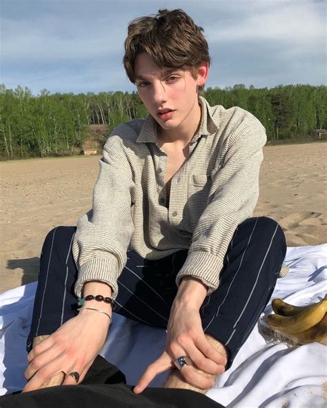 𝔓𝔦𝔫𝔱𝔢𝔯𝔢𝔰𝔱—; 〄 𝙿 𝚑 𝚊 𝚙 𝙵 𝚊 𝚑☾ | Pretty boys, Cute white boys, Beautiful boys