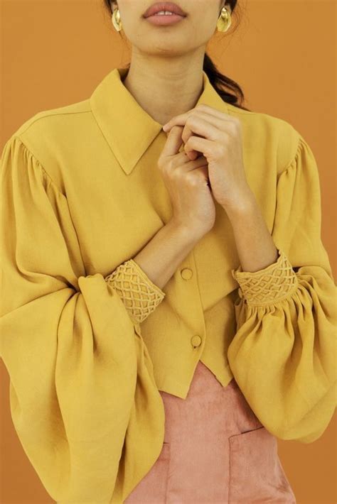 Укороченная блузка | Fashion design clothes, Blouse, Sleeves designs ...