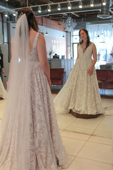 Luv Bridal "Denver" - Home
