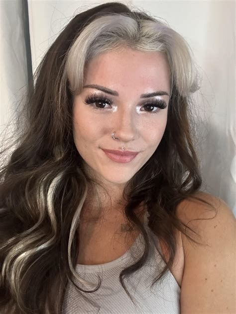 F25 just your average house wife : r/AmIhotAF