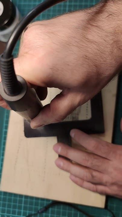 Обработка краёв кожи декоративным бортиком #хендмейд #diy #кожа #чехол ...