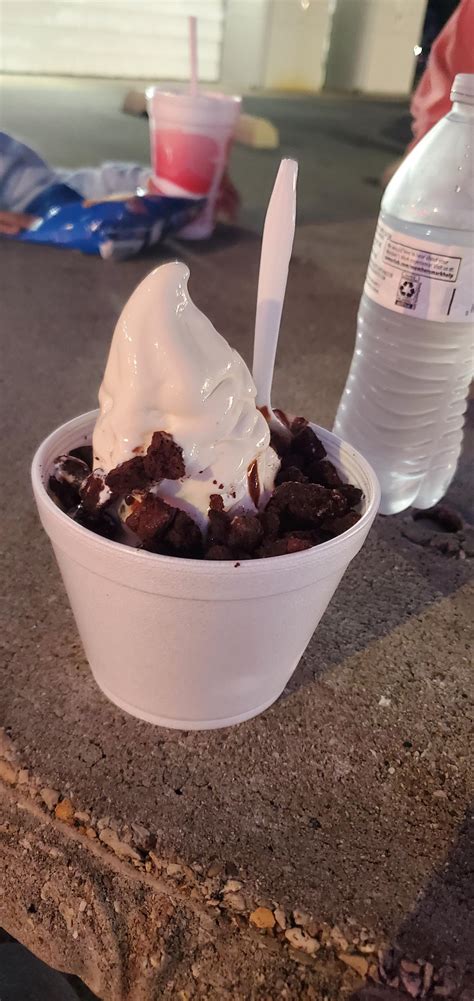 see you next year, emo's :,) : r/PeoriaIL