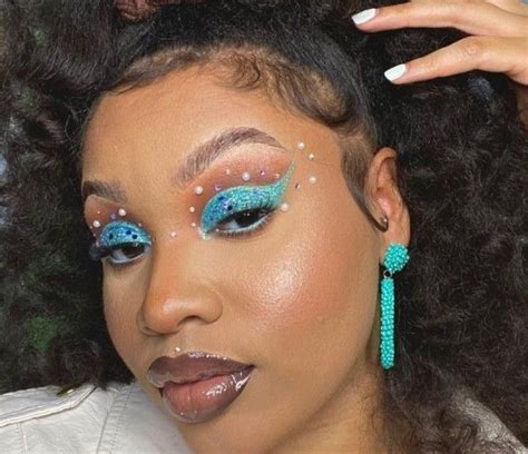Pin by Zealous on arts | Beautiful makeup, Kawaii makeup, Face