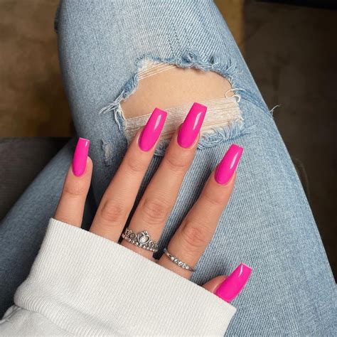Amazon.com: Hot Pink Press On Nails Medium Long Square, Xcreando Medium ...