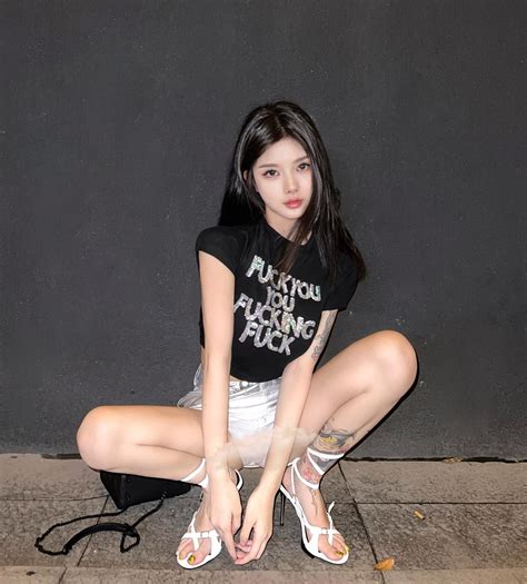 Cute squat : r/AsianCuties