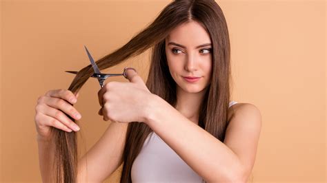 What You Need To Know Before You Try To Cut Your Own Hair