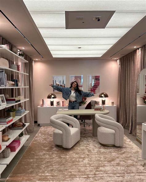 Inside Selena Gomez's Luxurious Lifestyle. - jzwqboy