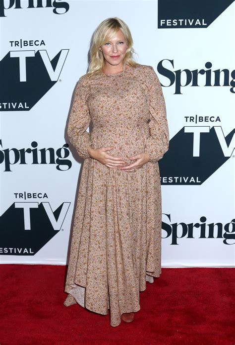 Kelli Giddish Outfits & Style Photos • CelebMafia