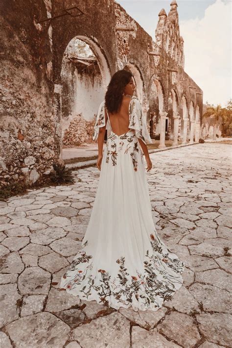 15 Perfect Wedding Dresses for a Second Trip Down the Aisle - Love