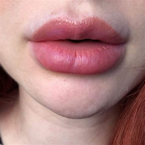Бюджетный тинт для губ от Essence Hydrating lip tint в оттенке 03 Coral ...