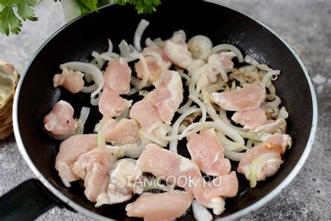 Брокколи с курицей на сковороде — рецепт с фото пошагово