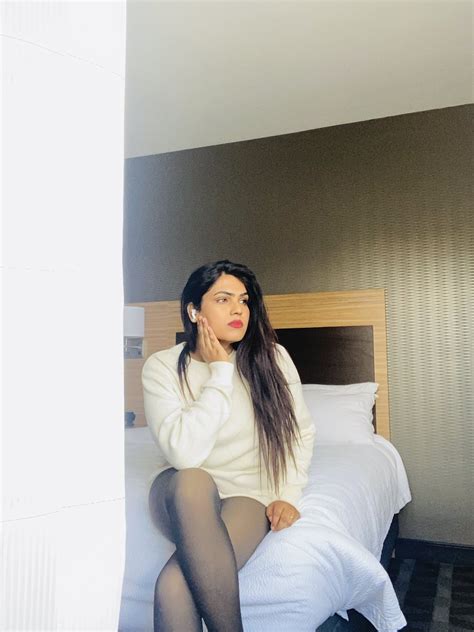 Nivethitha mixed beauty queen, Indian Transsexual escort in Toronto