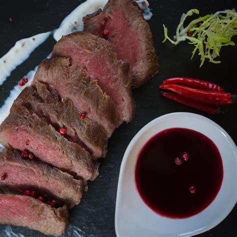 Premium Photo | Medium rare cooked beef roast