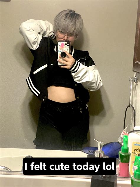 Femboy hours 🏼 : r/femboy