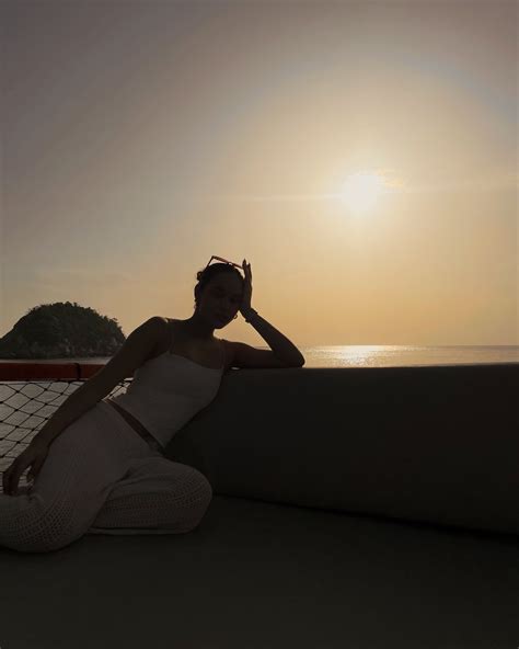 Valentina Pérez | Hot summer nights mid July, you and i were 4ever wild