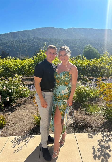 BrookeAB flower fields - Twitter/X - July 2023 : r/Otvgirlsfeet