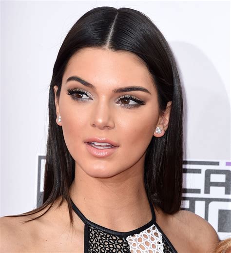 Kendall Jenner | Zoom In on All the Stellar Hair and Makeup Looks From