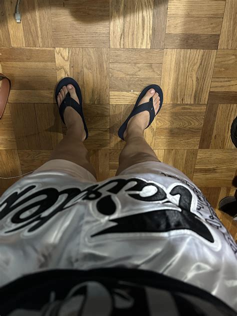 19 year old stinky sweaty Muay Thai feet after barefoot kickboxing