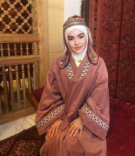 Казашкa | Kazakh clothing, National clothes, Traditional outfits