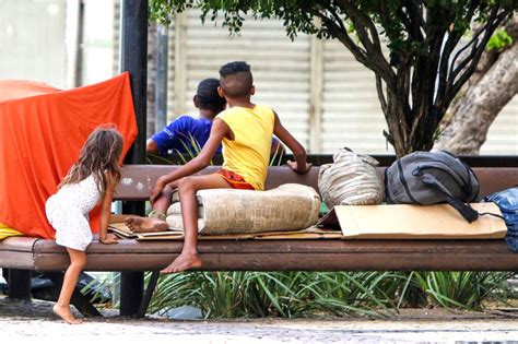 Crianças Em Situação De Rua - Menos de 0,1% da verba para crianças e jovens em situação de rua foi ...