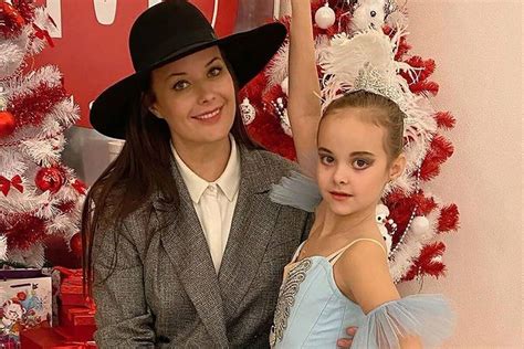 «Мисс Вселенная – 2002» Оксана Фёдорова: новые украшения звезды и ее ...