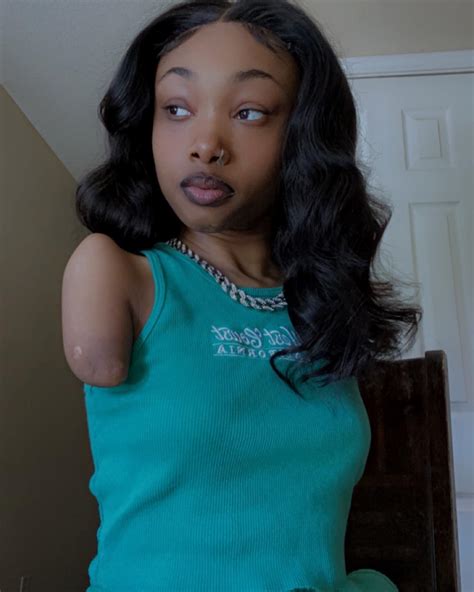 Adore Jasmine (@jasmine.adore) • Instagram photos and videos