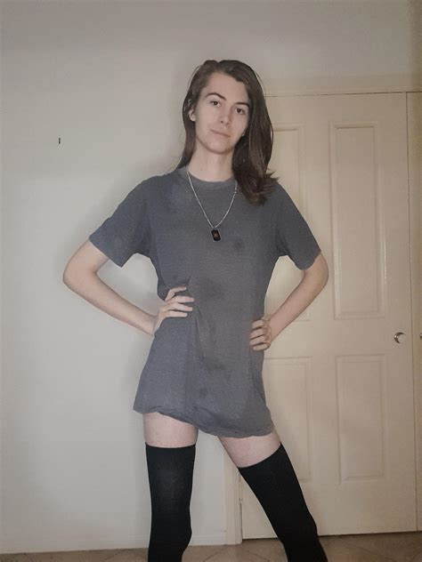 Thigh highs that reach my thighs 🥰🤎 : r/femboy