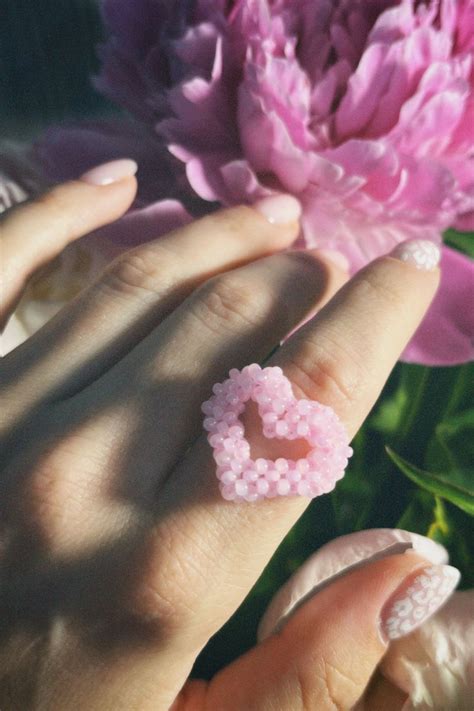 Кольцо из бисера «Сердечко», beaded ring “Heart” | Бисер, Бисерные ...